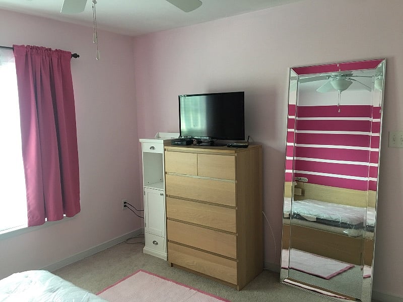 This fully furnished room is for $900.