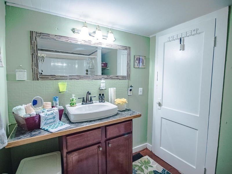 Bathroom 2