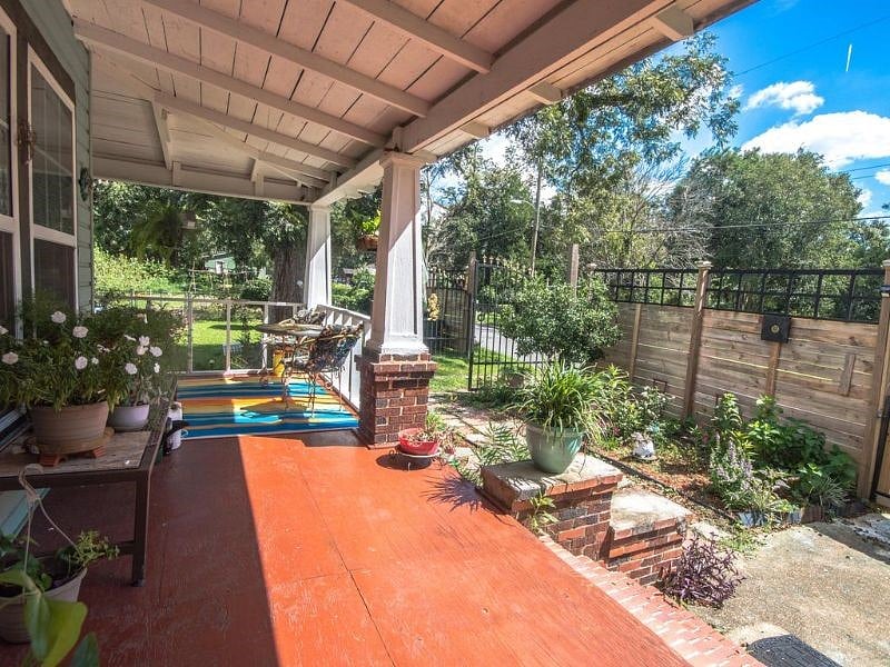 Front Porch-Right