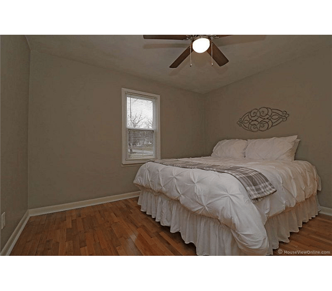 Nice comforter and great pillows