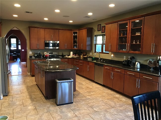Common area - kitchen ( just off your hallway)