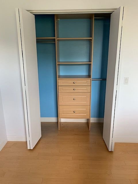 Spacius closet
