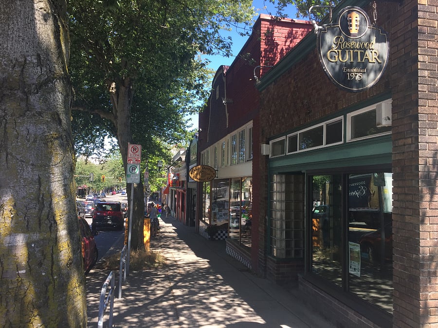 Greenwood Ave retail is a diverse set of restaurants and shops.
Greenwood has a walk score of 90, a bike score of 83, and a transit score of 55.