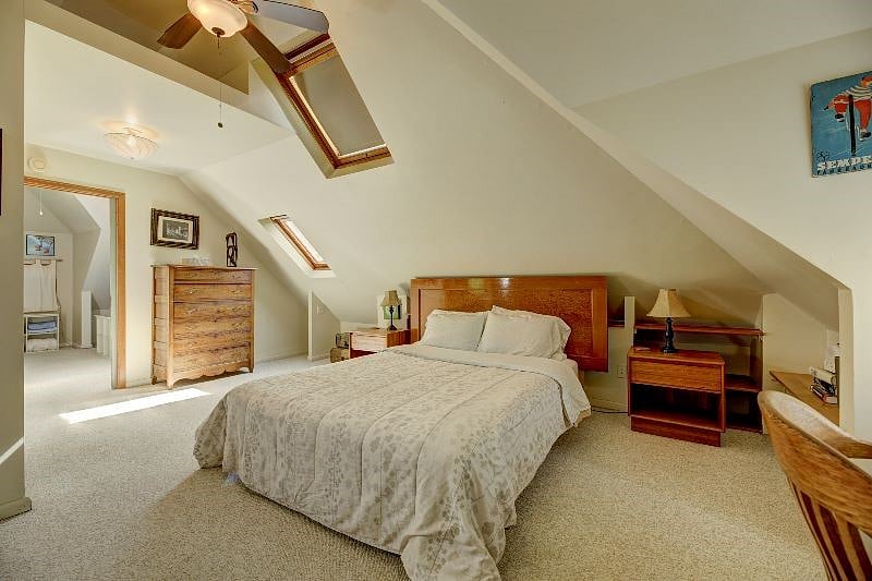 Upstairs Queen Bed