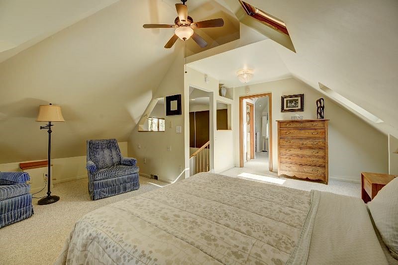 Upstairs Queen Bed