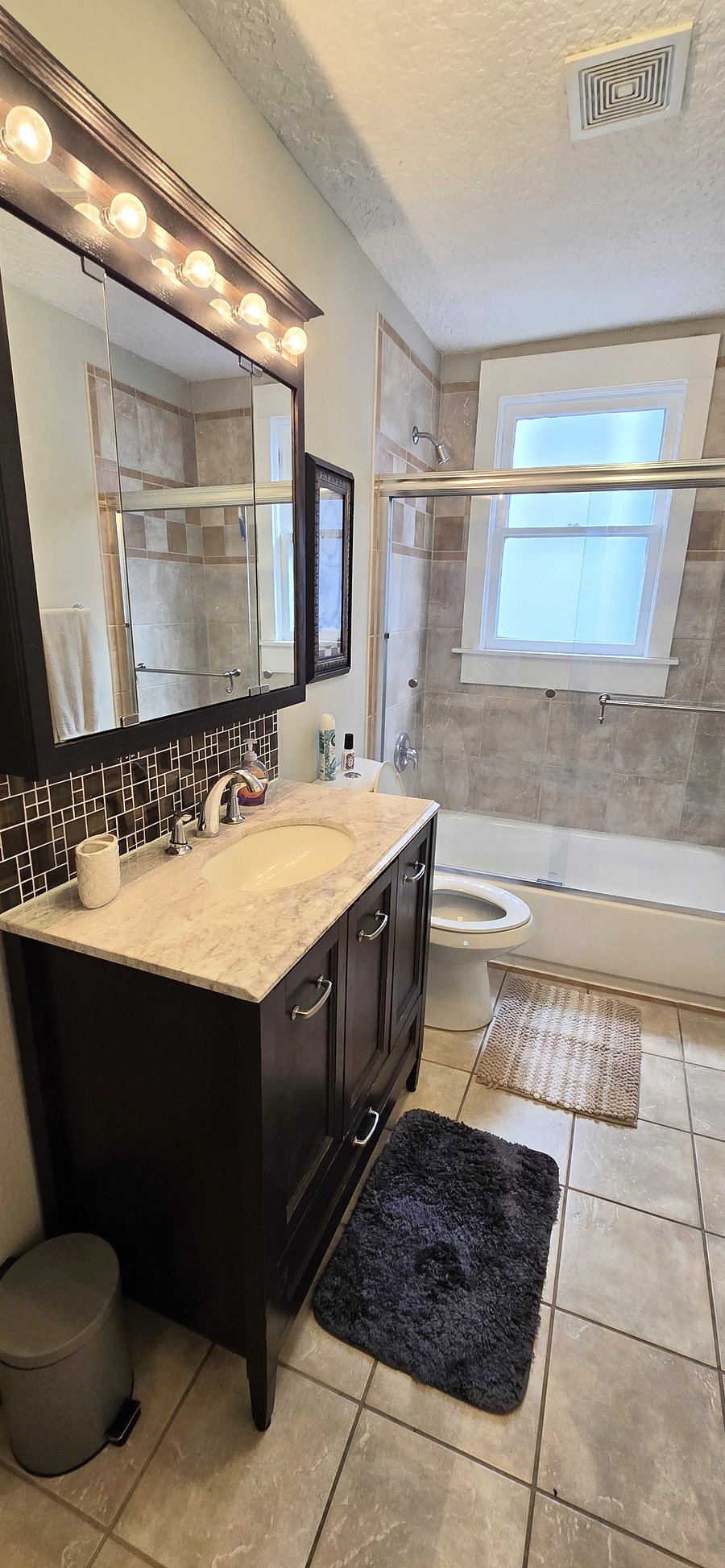 2nd bathroom