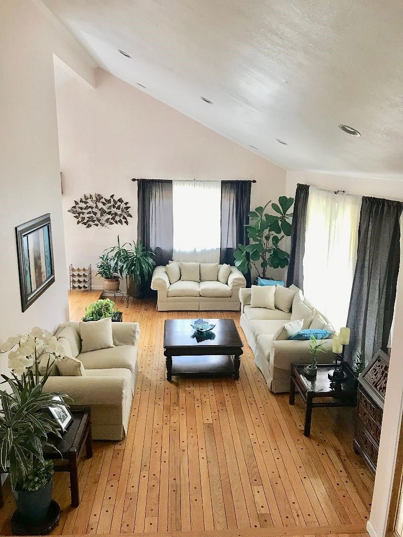 Living room (shared space with owner)