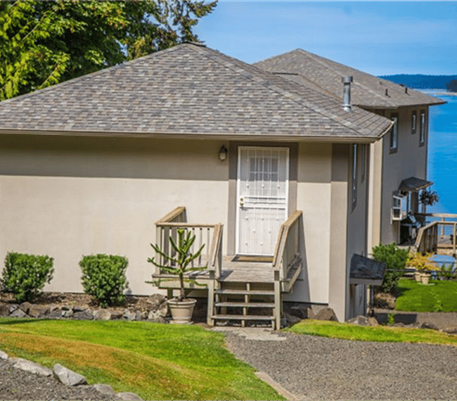 View of cottage from driveway