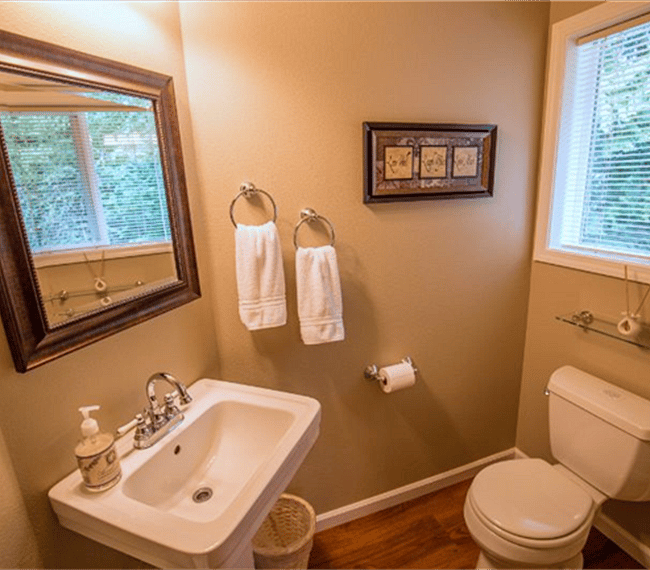 Zoom lens photo of bathroom