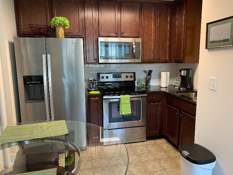 Full Kitchen