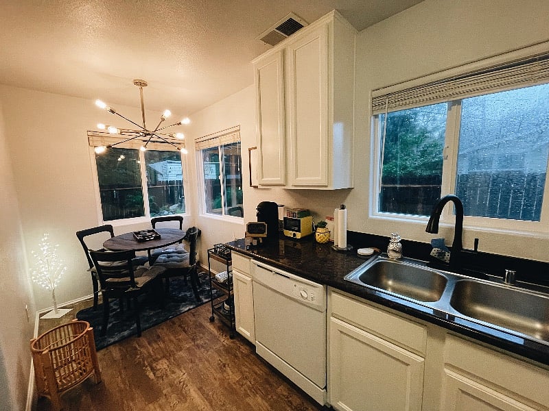 Furnished Finder property 220984_2 photo 8