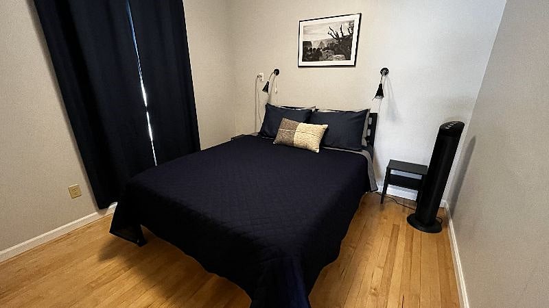 Master with Queen Bed.