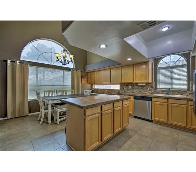 Furnished Finder property 221058_1 photo 4