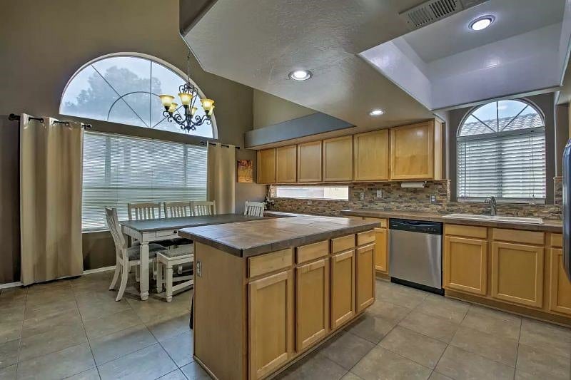 Furnished Finder property 221058_4 photo 14