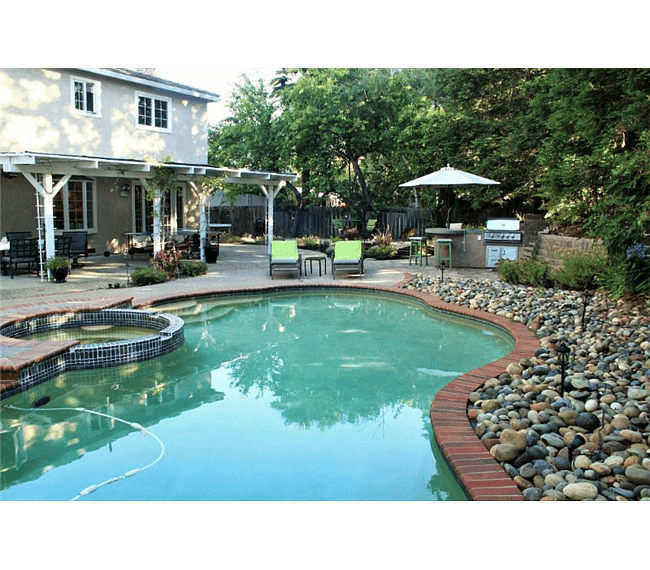 Furnished Finder property 221310_1 photo 17
