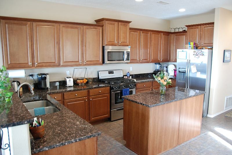 Spacious, fully equipped kitchen.