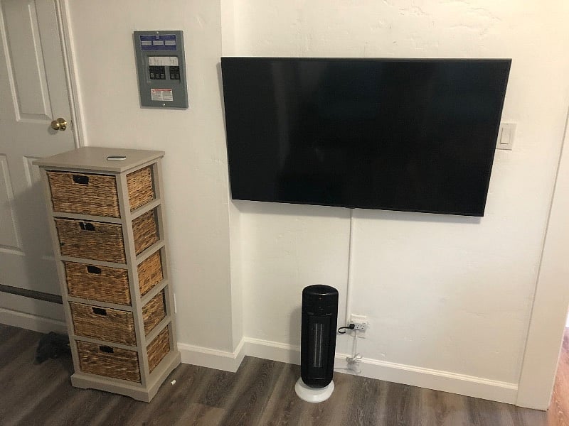 Smart TV & Dresser
