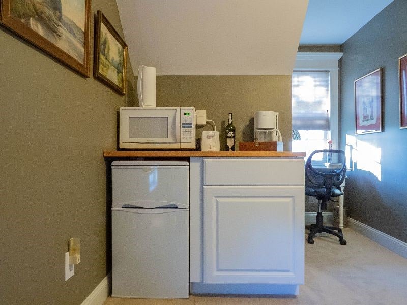 Suite, kitchenette