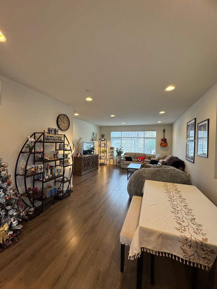Living Room (second floor)