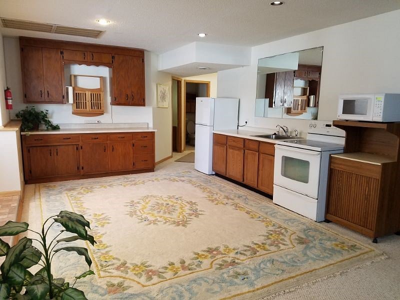 Kitchen area from the livingroom