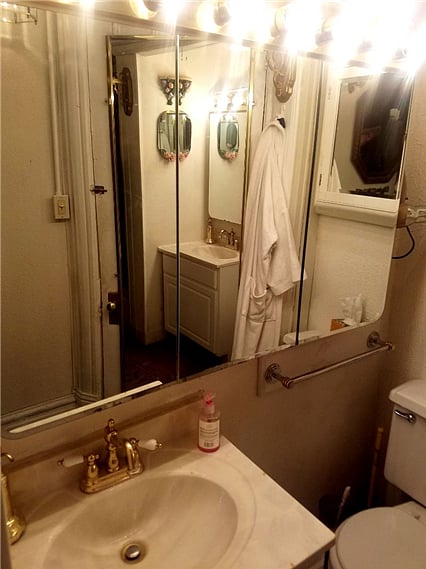 Bathroom / Shower
