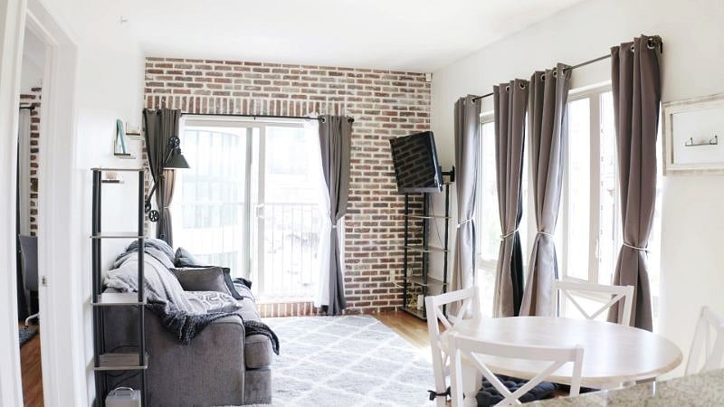 3-D Tour https://my.matterport.com/show/?m=6oN1RHNpdA5&mls=1