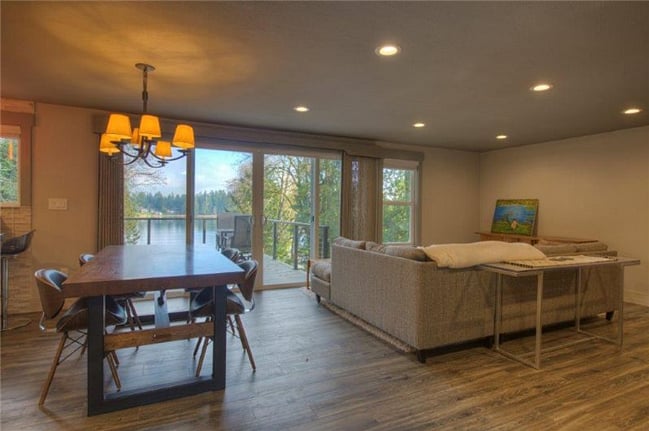 living room/dining