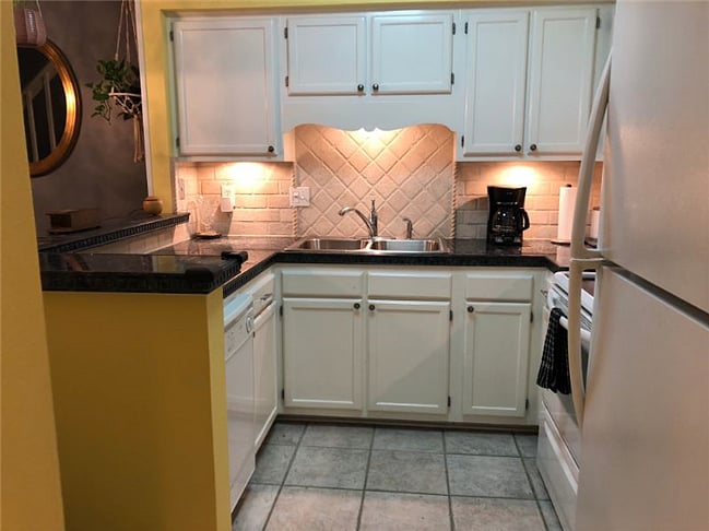 Full Kitchen