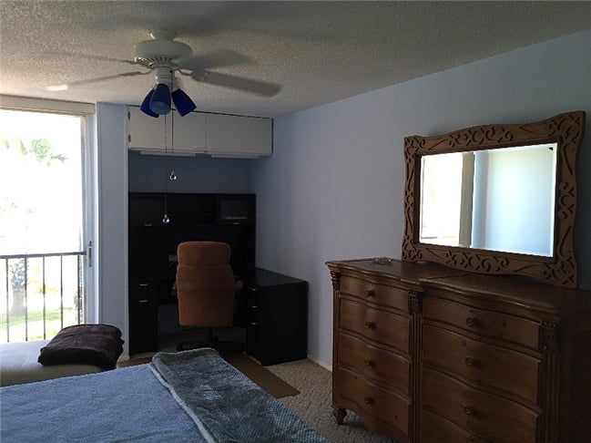 corner office area in master bedroom