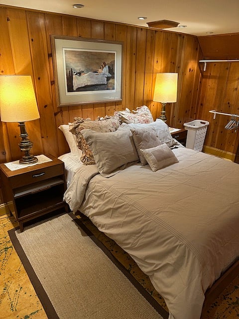 High end linens and fluffy pillows