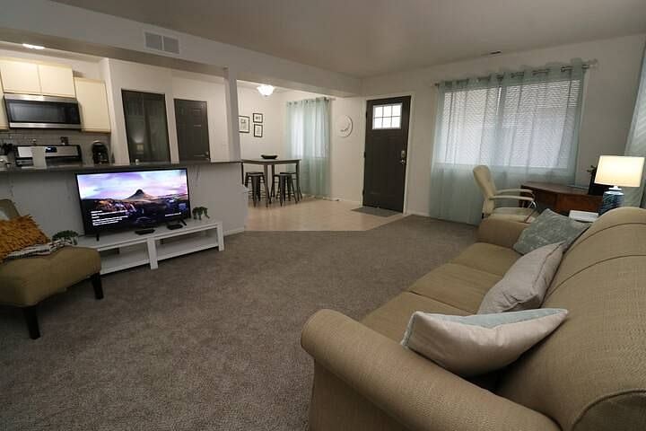 Furnished Finder property 225221_3 photo 1