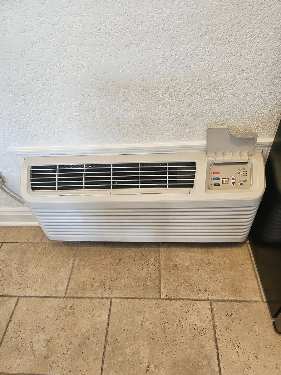 PTAC unit for cooling/heating