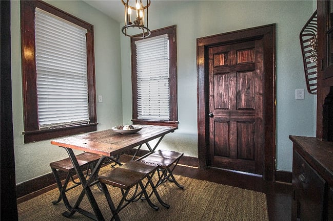 Upstairs Breakfast Area 