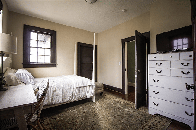 Upstairs Bedroom 