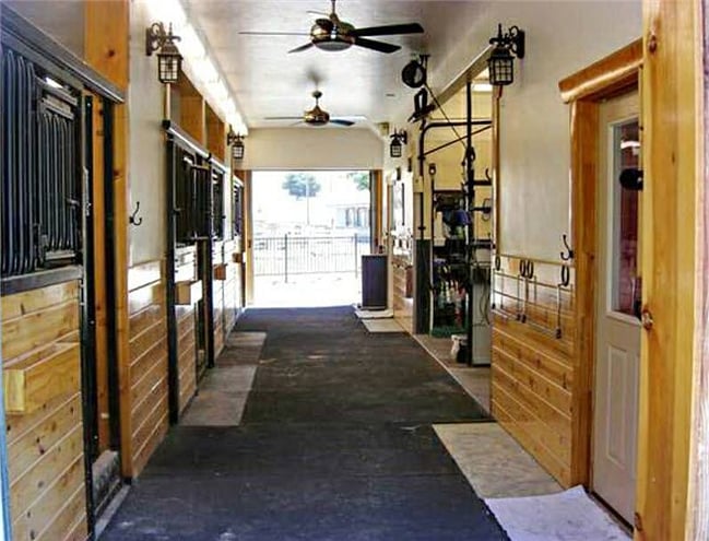 Private Country Mansion Safe, Gated, Quiet Furnished Fresh Air  APT G
