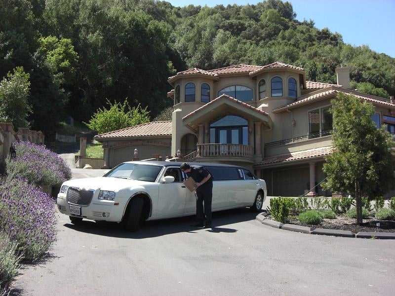 Private Country Mansion Safe, Gated, Quiet Furnished Fresh Air  APT G