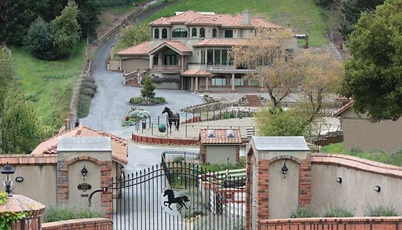 Private Country Mansion Safe, Gated, Quiet Furnished Fresh Air Studio C