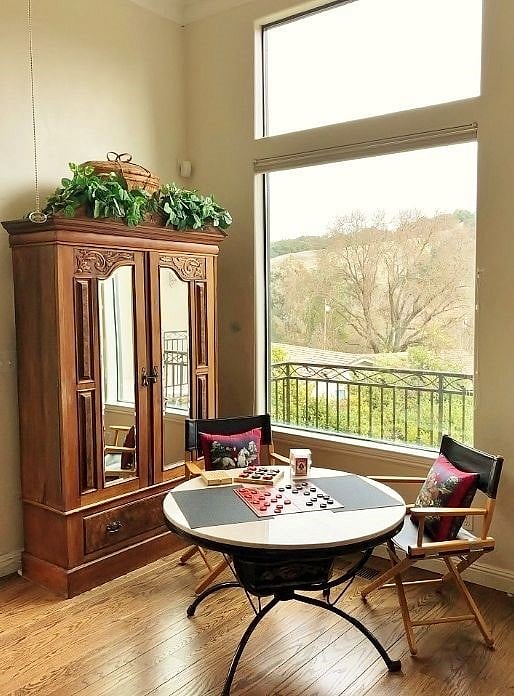 Private Country Mansion Safe, Gated, Quiet Furnished Fresh Air Studio C