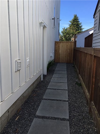 Private entry on the side of the main house
