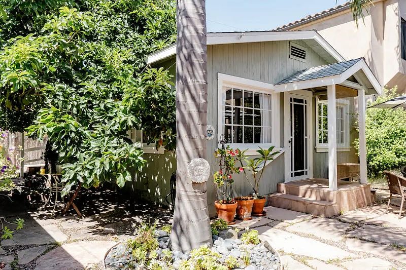 Furnished Finder property 225900_1 photo 17