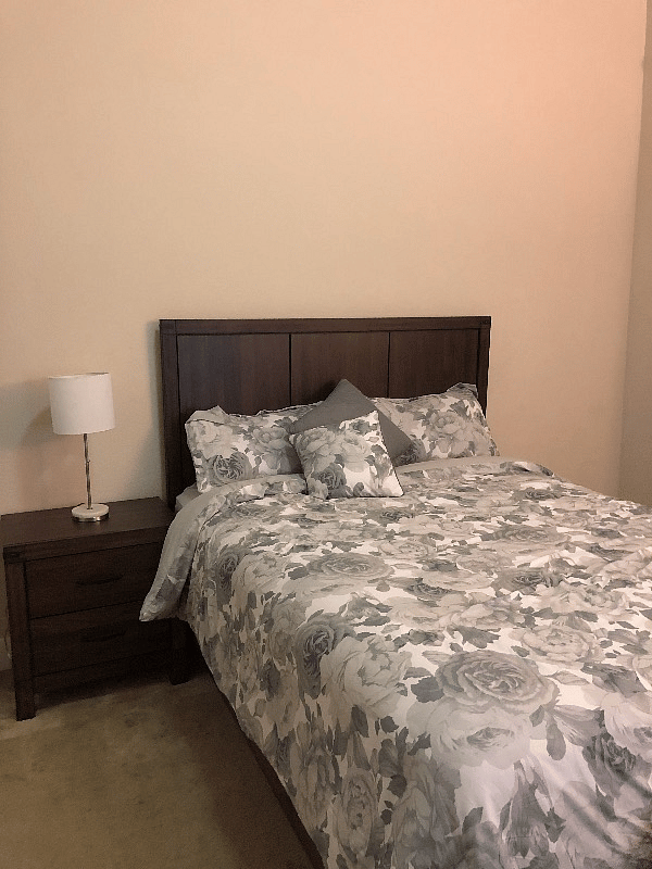 Full size bed