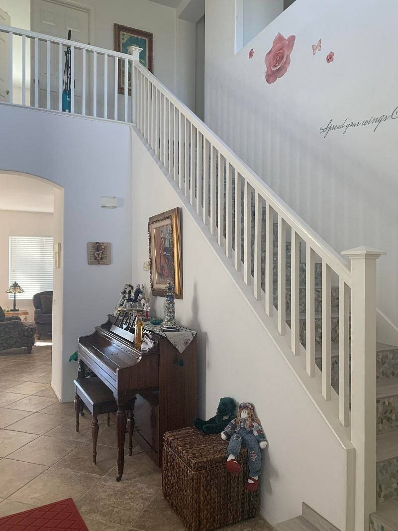 Entrance - View of downstairs