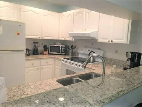 Furnished Finder property 226410_2 photo 18