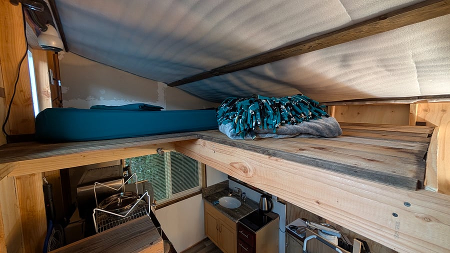 Queen bed & loft areas