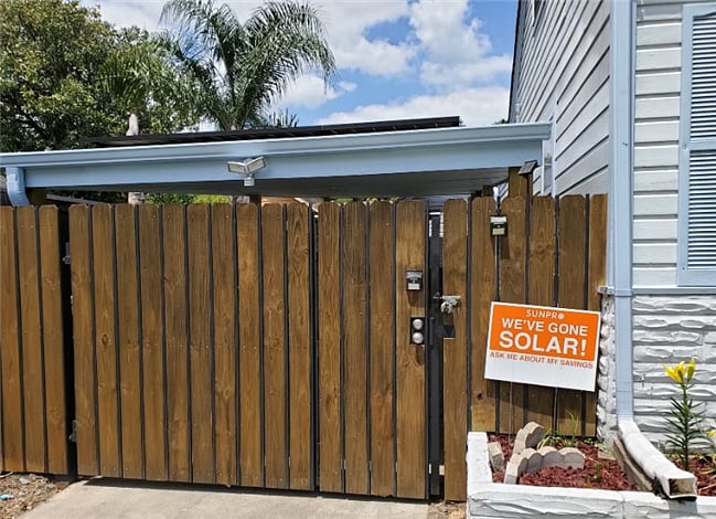 Keyed gate - apartment located behind gate