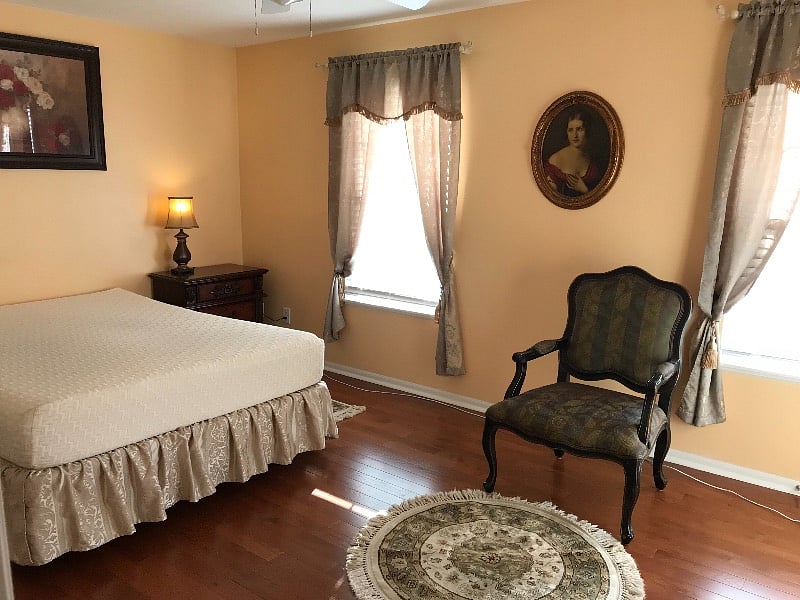 Second master bedroom with private bath as well (shower)