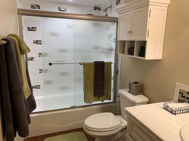 Private bathroom
newly remolded