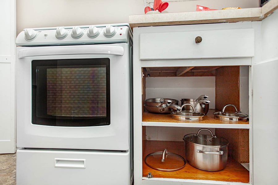 B: Full sized appliances