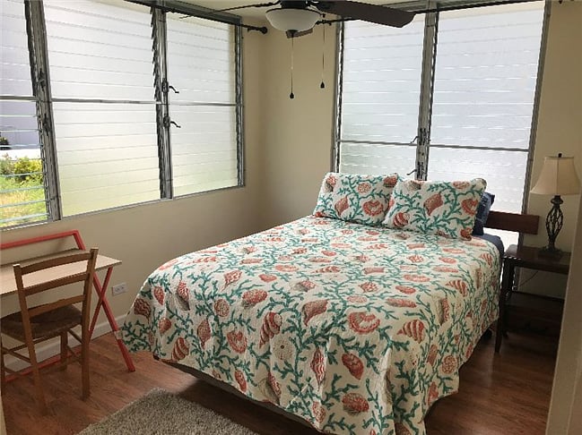 2nd Bedroom w/desk & mirrored closet doors & desk