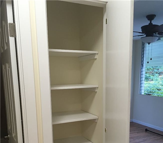 Lots of storage - 4 storage closets